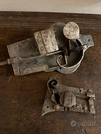 2 antiche serrature in ferro battuto – Alto Adige