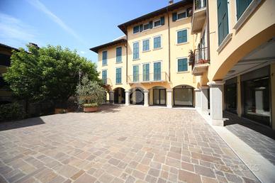 LOFT A TORRI DEL BENACO