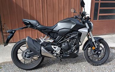 Honda CB 300 usata in vendita in Lombardia