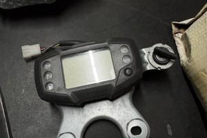 Strumentazione con blocco chiave husqvarna