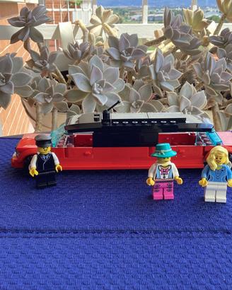 LEGO LIMOUSINE ROSSA CON 3 MINIFIGURE