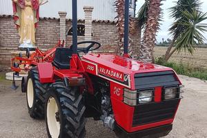 TRATTORE VALPADANA 2030 MOTORE LOMBARDINI 30 CV. 4