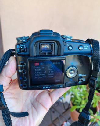 Sony A 100 con zoom 18-70