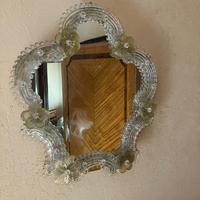 Specchio veneziano in vetro di Murano.