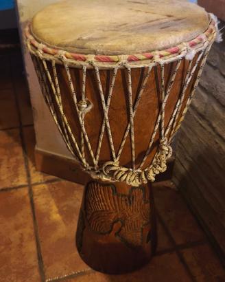 Tamburo Djembe africano fatto a mano