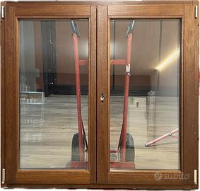 Finestra in legno MERATI lamellare  PB FINESTRE