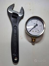 Manometro nuovo +chiave a rullino Beta 111 200 