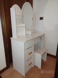 tavolo con specchio make-up 