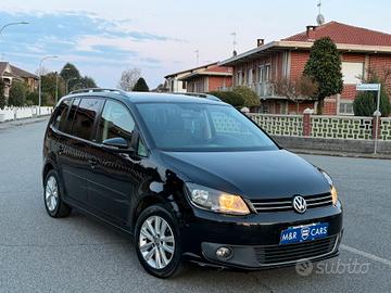 Volkswagen Touran 1.6 TDI DPF HIGHLINE