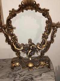 cornice stupenda per specchio.