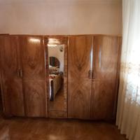 armadio in legno antico lucido