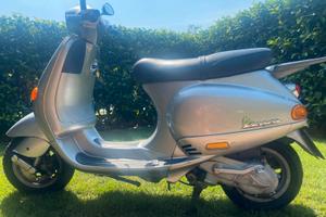 Vespa 125 primavera Et4