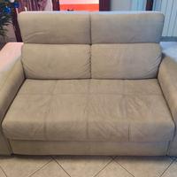 Divano due posti larghi con pouf contenitore