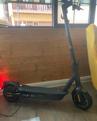 Monopattino Ninebot MAX G2