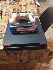  PlayStation 4 perfettamente funzionante .