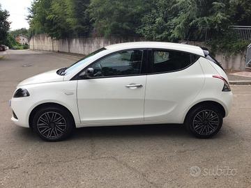 Lancia Ypsilon 1.0 FireFly 5 porte S&S Hybrid Gold