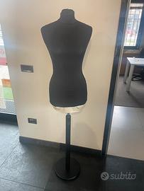 Manichino sartoriale usato per spilli