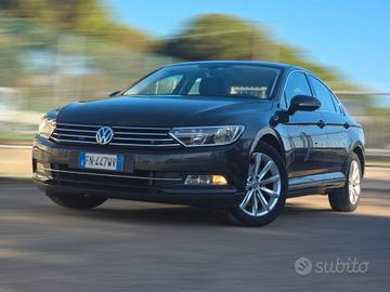Volkswagen Passat 2.0 TDI DSG Comfortline Berlina