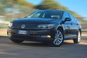 Volkswagen Passat 2.0 TDI DSG Comfortline Berlina
