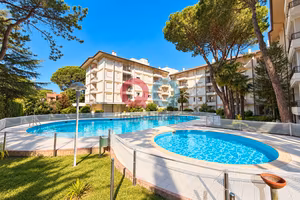 Bicamere ristrutturato con Giardino e Piscina