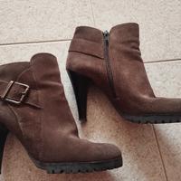 stivaletti in camoscio