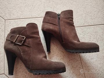 stivaletti in camoscio