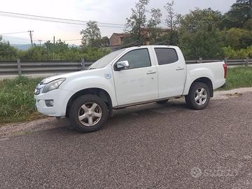 Isuzu D-MAX PICK-UP