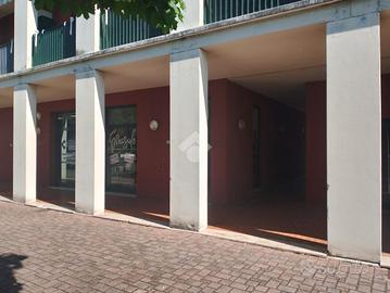 NEGOZIO A SAN ZENO NAVIGLIO