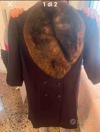 Cappotto nero con pelliccia 