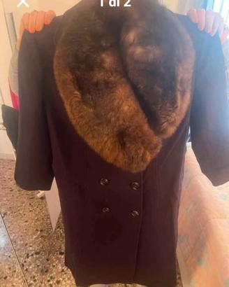 Cappotto nero con pelliccia 