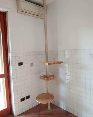 Colonna porta mensole