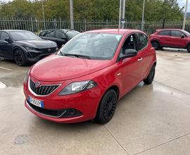 Lancia Ypsilon LANCIA YPSILON HYBRID SILVER 1...