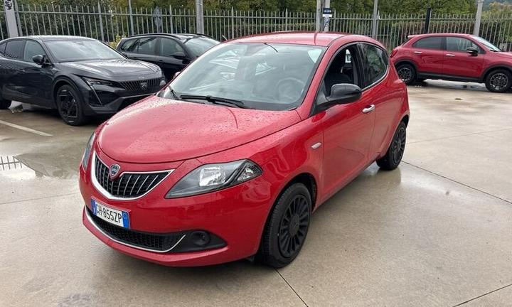 Lancia Ypsilon LANCIA YPSILON HYBRID SILVER 1...