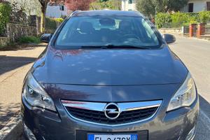 Opel Astra 1,7 sw diesel sport tourer cosmo 110cv