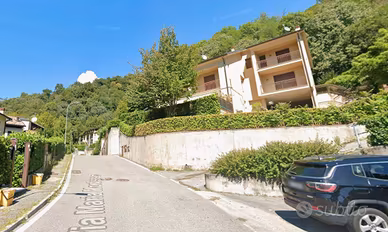 Stanza singola a Lecco in villa giardino privato