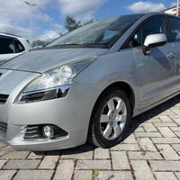 PEUGEOT 5008 1.6 HDi 112CV 7 POSTI