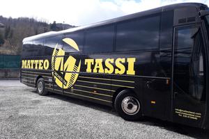 Autobus 21 posti e vano carico
