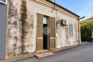 CASA SEMINDIPENDENTE A ROSETO DEGLI ABRUZZI
