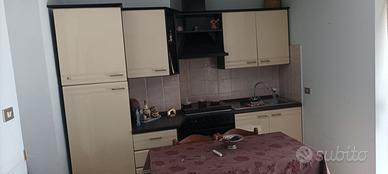 cucina con camera da letto e divano prezzo i