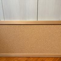 Bacheca in sughero con cornice in legno