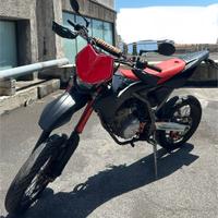 Fantic 125 motard 4T 2018 modello CASA