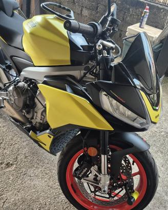 Aprilia tuono 660 un gioiello.
