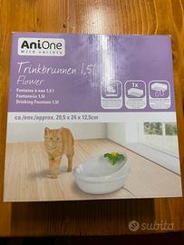 Fontanella acqua da 1,5 L x gatti e piccole tigri