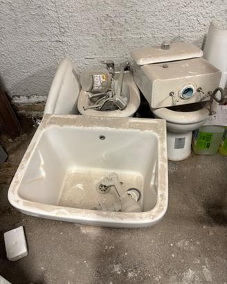WC, bidet, lavandino