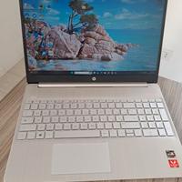 HP portatile 15'' AMD Ryzen 8gb RAM