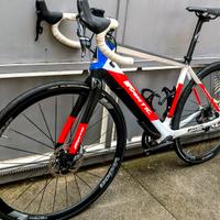 Bicicletta e-bike Fantic Passo Giù Carbon