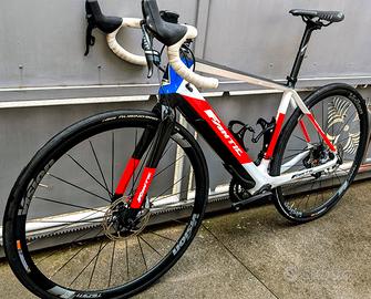 Bicicletta e-bike Fantic Passo Giù Carbon