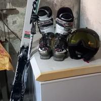 sci,scarponi e casco 