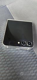 Samsung Z flip 5 1 anno di vita