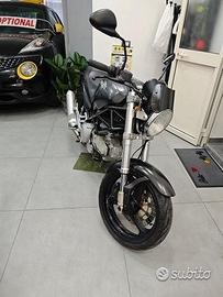 Ducati Monster 600 dark